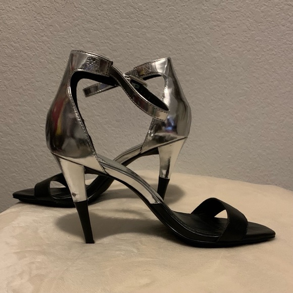 Black and silver pump - Picture 1 of 4